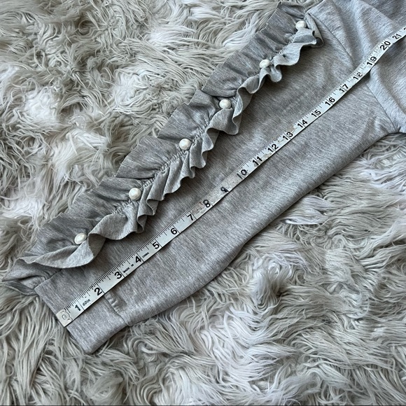 Gray Ruffle Sweater size Medium - Picture 4 of 6